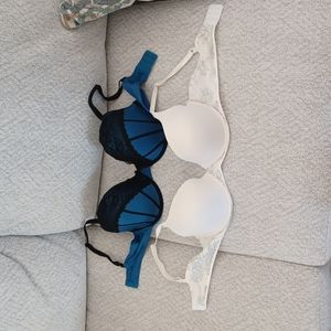 Bras 38D  Never Worn